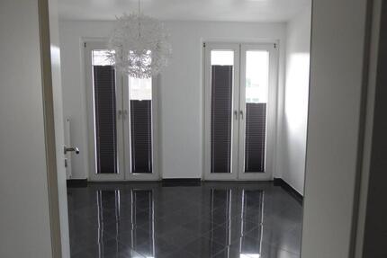 Teilmöblierte 3-Zi.-Nichtraucherwohnung mit Balkon – bezugsfertig - Dinslaken