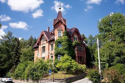 Haus zum Kaufen in Oelsnitz 335.000,00 € 373 m²