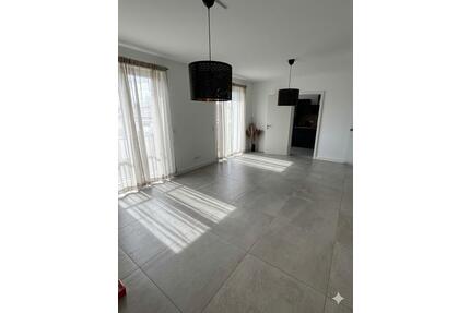 Moderne 71qm 2- Raumwohnung mit Küche, Carport, Balkon - Schwarzheide