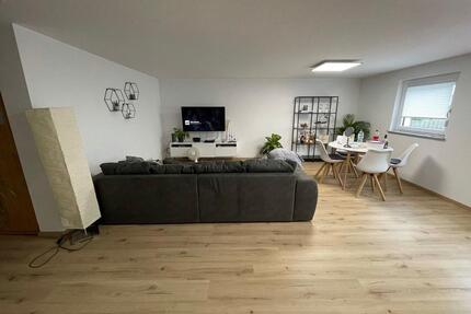 Schöne helle neuwertige UG-Wohnung - Hüttlingen