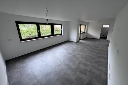 Kernsaniert Moderne 2,5-Zimmer-UG-Wohnung in Leonberg