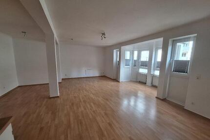 Gute Wohnlage - Fahrstuhl - modernes Bad - PKW Stellplatz - Bremerhaven Geestemünde