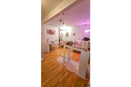 NAGELTISCH ZU VERMIETEN - 450,00&nbsp;EUR Kaltmiete, ca.&nbsp; 25,00&nbsp;m&sup2; in Hamburg (PLZ: 22297) Alsterdorf