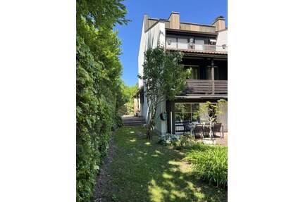 **Komfortables REH mit EBK, herrlichem Garten und Garage in Neufahrn (S1)** - Neufahrn bei Freising