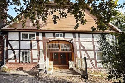 Denkmalgeschütztes Fachwerkhaus von 1860 mit großem Grundstück - ein historisches Anwesen mit Charakter - Hessisch Oldendorf Hemeringen