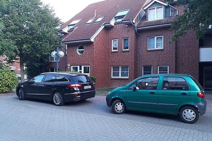 1. OG mit Balkon und Stellplatz: attraktive 3-Zimmer-Wohnung in Hermsdorf - Hohe Börde