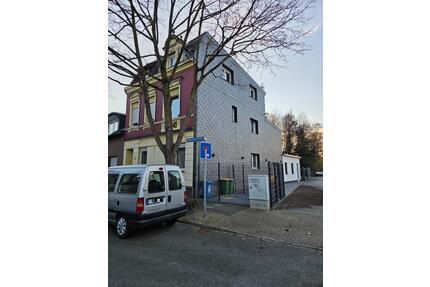 3‑Familienhaus mit Anbau, PV & Ausbaupotenzial in Oberhausen