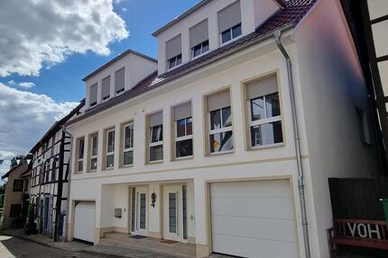 Neuwertige 3-Zimmer-Wohnung mit Loggia und EBK in Bad Iburg