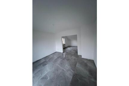 3ZKB + Stellplatz + Keller - 1.100,00&nbsp;EUR Kaltmiete, ca.&nbsp; 75,00&nbsp;m&sup2; in Bad Oeynhausen (PLZ: 32549) Dehme