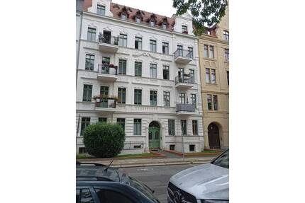große 3- Raum-Wohnung mit EBK und 2 Balkonen, Kelleranteil und Aufzug - Görlitz Südstadt