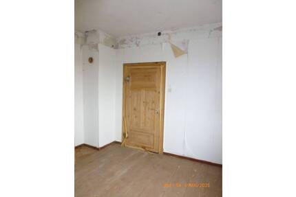 Ehemaliges Bauernhaus mit hohen Räumen, großem Grundstück, aus dem Jahre 1898 - Erbenhausen