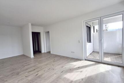 Erstbezug nach Sanierung: Modernes 1-Zimmer-Apartment mit Balkon - Deggendorf