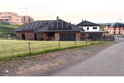 Lichtdurchfluteter Klinker-Bungalow (BJ 2025): 161m² Wohnfläche, - Frankenberg (Eder)