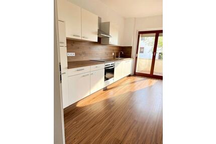 Neu! In Renovierung: 2 Zimmer-Wohnung mit hochwertigem Bad I inkl. Einbauküche I Stellplatz mögl. - Magdeburg