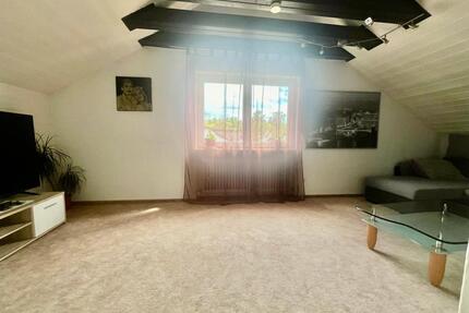 Vermietete 2,5 Zi DG Wohnung mit Stellplatz garten in Höpfigheim - Steinheim an der Murr