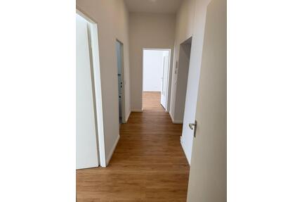 Charmante 2-Zimmer-Wohnung mit zwei Balkonen in Berlin-Neukölln