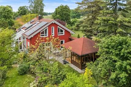 Haus zum Kaufen in Schöneiche bei Berlin 995.000,00 € 242 m²