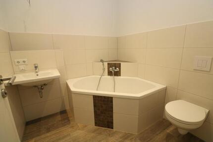 XXL Hoch drei...Etagen-Wohnung mit Wanne, Dusche & Balkon!!!! - Freiberg