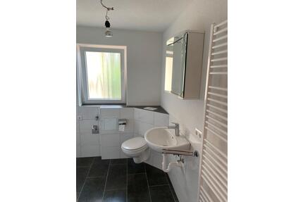 Renovierte 3-Zimmer-Wohnung im Dachgeschoss mit Garage & Keller - Wehr