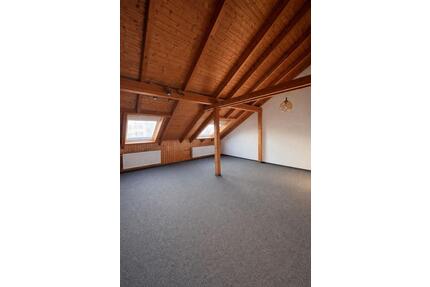 3 Zimmer Dachgeschoss-Wohnung in zentraler Lage in Hof