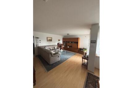 Großzügige Wohnung mit knapp 100 m² und Balkon - Rosengarten