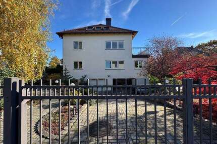 Haus zum Kaufen in Markkleeberg 1.900.000,00 € 490 m²