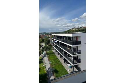 Hochwertige Mietwohnung in 93133 Burglengenfeld, teilmöbliert mit Südwest-Balkon