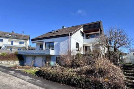 Großzügiges, freistehendes 1-Familien-Haus mit ELW und zwei Garagen - Bermatingen