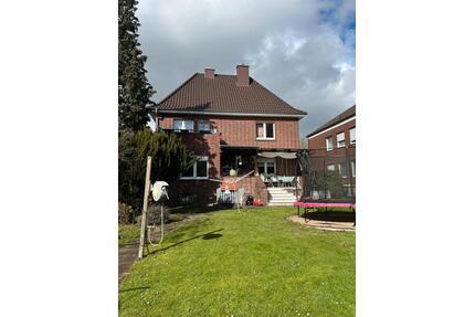 Zweifamilienhaus mit großem Grundstück! - Ahlen