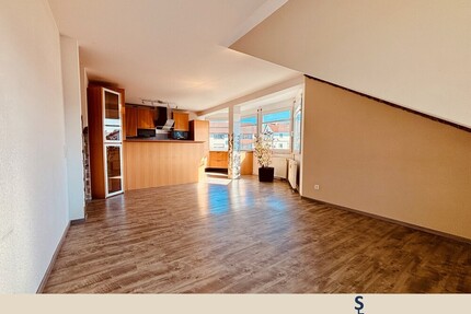 Helle DG-Wohnung mit Balkon Nähe PF/KA - Straubenhardt