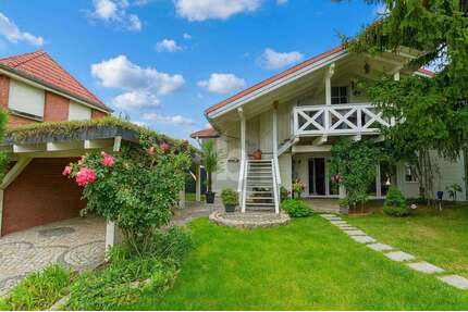 Haus zum Kaufen in Falkensee 950.000,00 € 278 m²