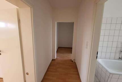 Wohnung zum Mieten in Laage 250,00 € 36.49 m²