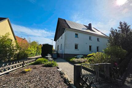 Zweifamilienhaus in Neuenbeken - 380.000,00&nbsp;EUR Kaufpreis, ca.&nbsp; 212,00&nbsp;m&sup2; in Paderborn (PLZ: 33100) Neuenbeken