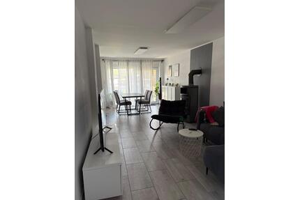 Großzügige 3-Zimmer-Erdgeschosswohnung mit eigenem Garten - Neustadt (Wied) Hombach