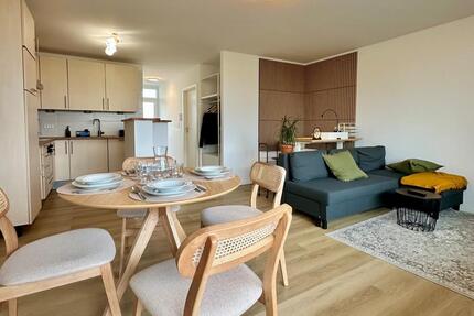 Frisch renovierte, helle Wohnung mit Balkon, Küche & Parkplatz - Leverkusen Alkenrath