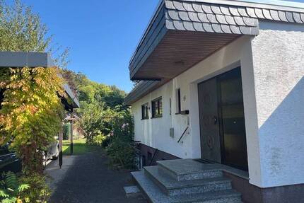 PREISREDUZIERUNG! Bungalow mit ELW und großem Garten in Bad Sobernheim zu verkaufen