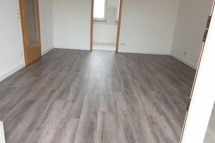 2-Zi.-Whg. mit Süd-Balkon, Tiefgarage, Lift (Küchenmöbel MÖGLICH) - Werdau