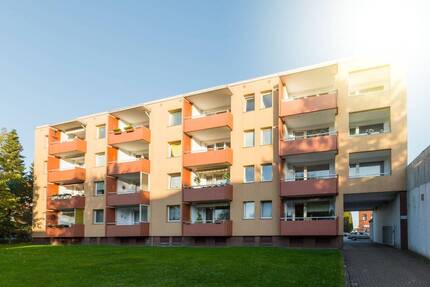 Zentrale gepflegte 2-Zimmer-Wohnung mit Balkon am Flötenkiel in Bremerhaven-Lehe!