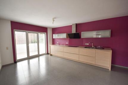 Einzigartige 4-Raumwohnung mit Kamin, Balkon, Hobbyraum & Garagen – Wohnhighlight in Zwickau