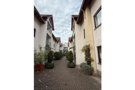 Schöne 63 qm-Wohnung im Herzen Herderns - Möbiliert, Stellplatz - Freiburg im Breisgau Brühl