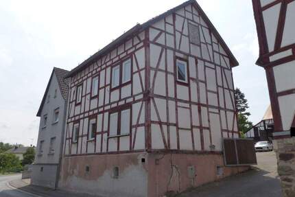 Große Hofreite mit viel Potential in Hüttenberg zu verkaufen.