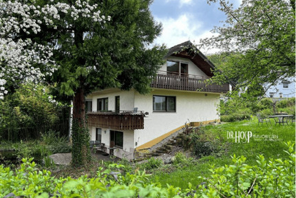 Grosses 2-Familien-Haus in BestLage + enorme Sanierungszuschüsse + riesiges Grundstück + mit Schwimmteich + ... Bezug kurzfristig möglich - Müllheim