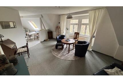 Helle Dachgeschosswohnung mit Panoramablick – 2 Zimmer, 68 m² - Meißen