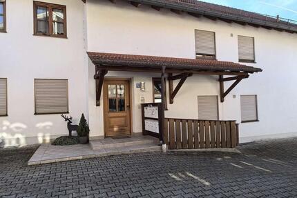 Teilmöblierte 1-Zimmer-Wohnung mit Balkon im Zentrum von Isen - Pastetten