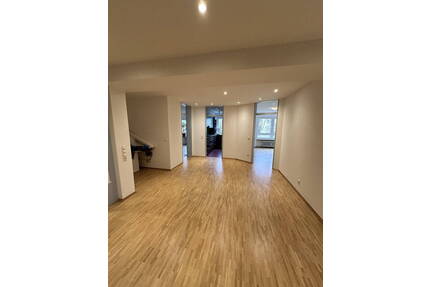 Großzügige 5-Zimmer-Wohnung mit zwei Balkonen in ruhiger Lage von München-Solln