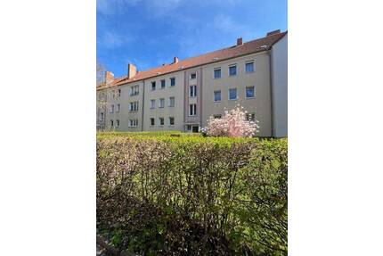 Sofort verfügbare Eigentumswohnung mit Gartenidylle - Halle (Saale) Freiimfelde