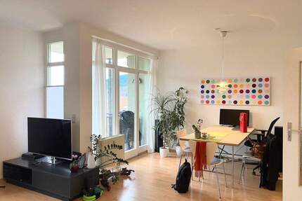Zwei Zimmer mit Terrasse und Stellplatz. Ideal für eine Person. Provisionsfrei. - Gernsbach