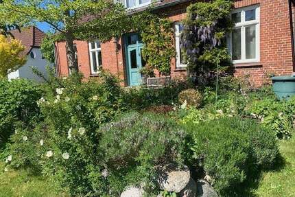 Kapitänshaus in Ostseenähe mit Baulandoption - Dändorf