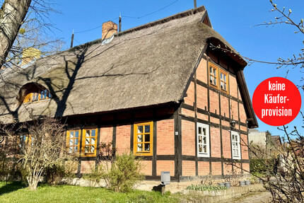 HORN IMMOBILIEN ++ tolles Reetdach-Fachwerkhaus in Alt Rehse bei Neubrandenburg, Denkmalschutz