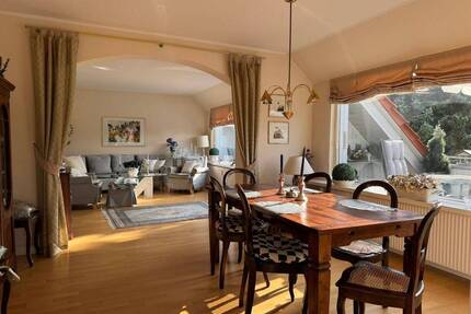 *Gemütliche 3,5-Zi-DG-Wohnung mit 2 Balkonen & 2 Bädern im Zentrum von Osterode* - Osterode am Harz